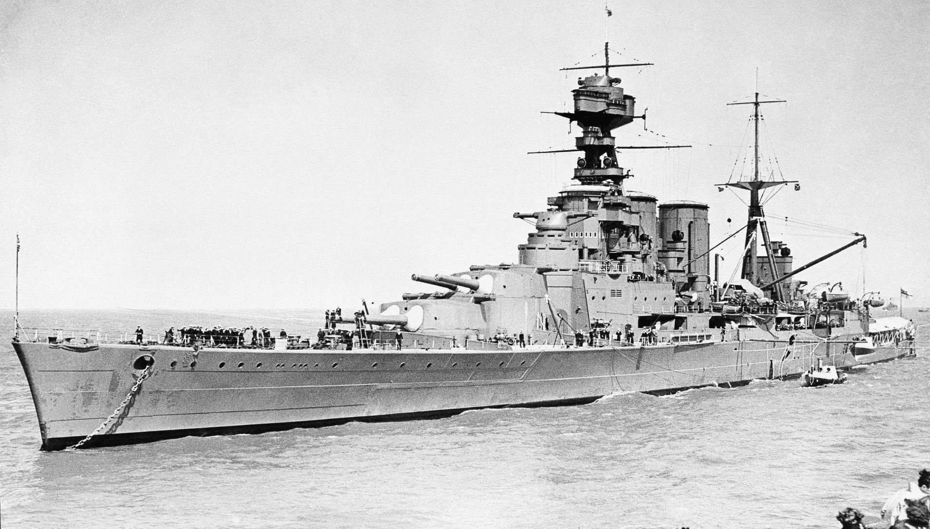 1941: HMS Hood